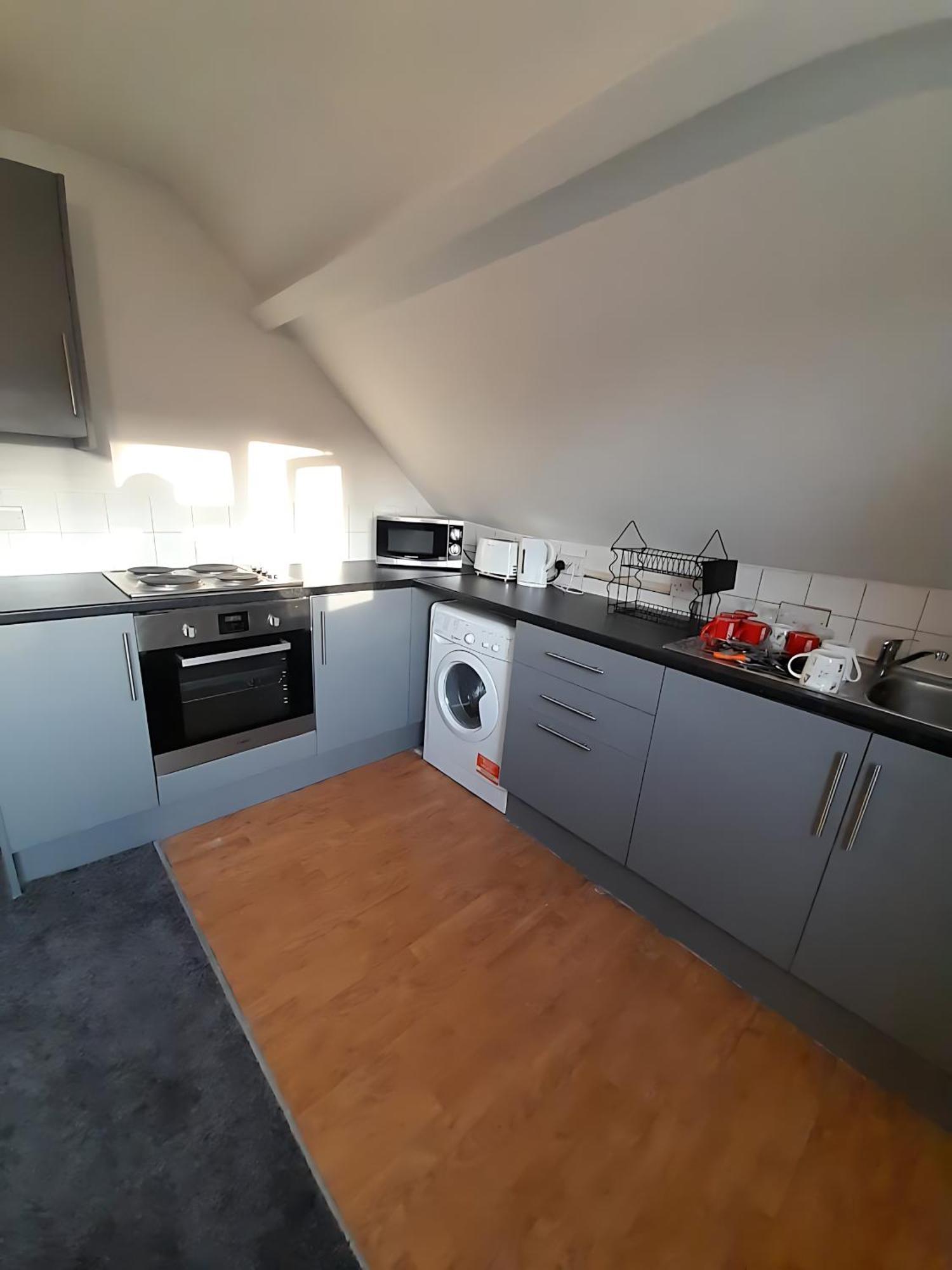 Entire Victoria Park Cardiff Apartment With Free Street Parking Bus 17 And 18 Direct To Cardiff City Centre, Fast Free Wi-Fi Exterior photo